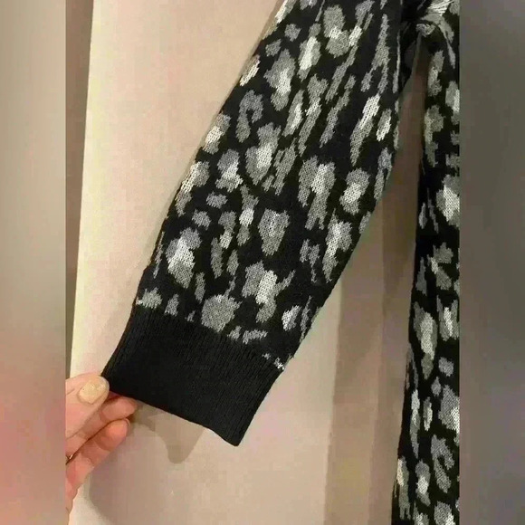 Women’s Express Sweater Dress - Picture 2 of 6